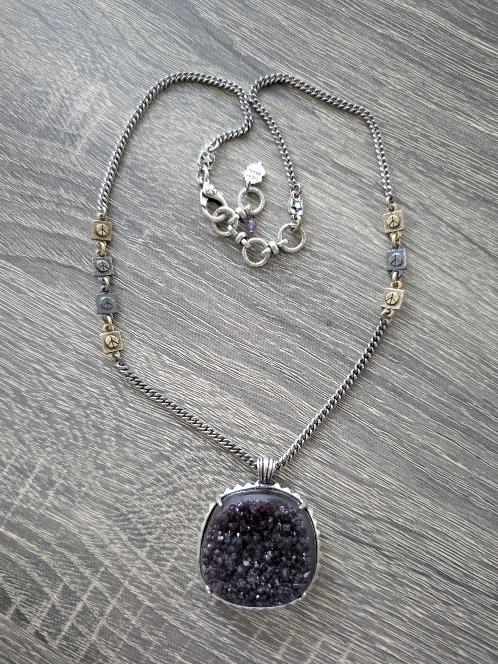 Lucky Brand Reversible Purple Amethyst Druzy Peace Sign Vintage Silver Necklace.